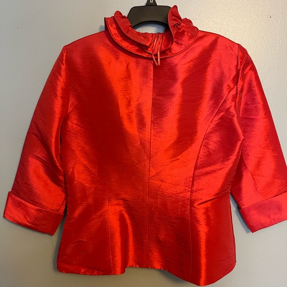 Red Top - Picture 2 of 4